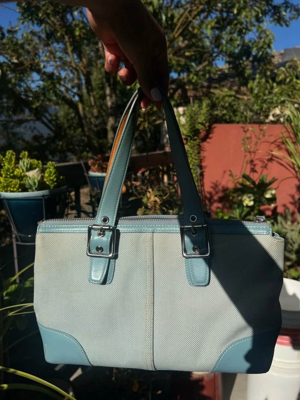 Coach tote light